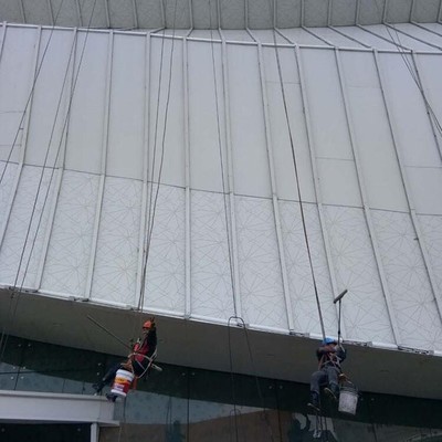 專業高效，守護城市“顏面”——長春大樓幕墻清洗施工服務全解析
